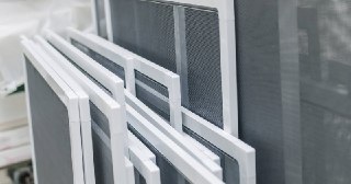 Москитные сетки на пластиковые окна Бугуруслан купить по цене от 930 руб.